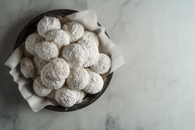 Delicious Snowball Cookie Recipes for Every Occasion